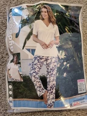 Aydogan White V-Neck Top with Navy Floral Pajama Pants